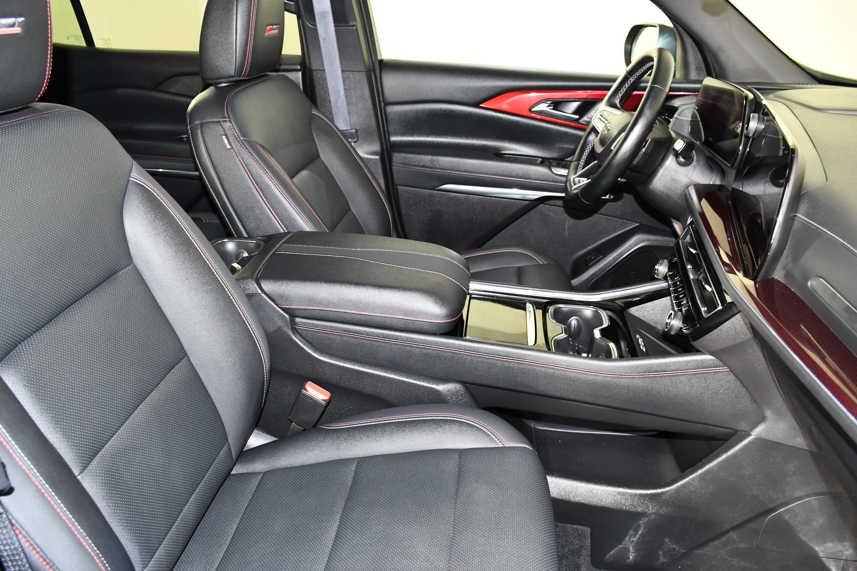 Used 2025 Chevrolet Traverse Z71 image 40