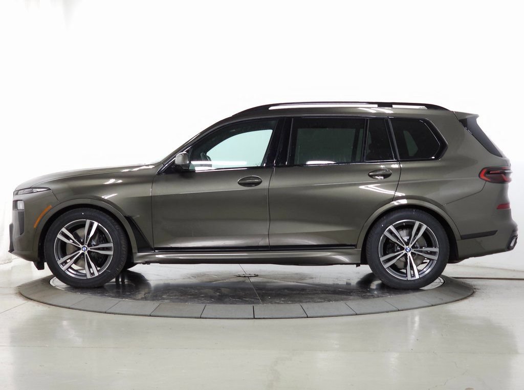 Used 2026 BMW X7 xDrive40i w/ M Sport Package AWD/4WD image 4