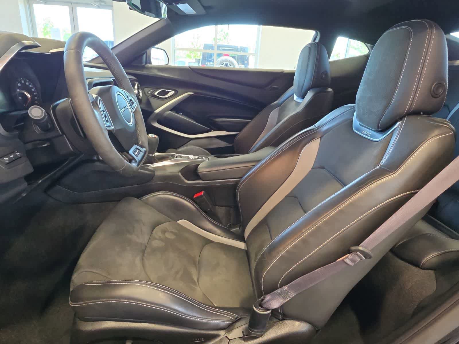 Used 2017 Chevrolet Camaro SS RWD image 15