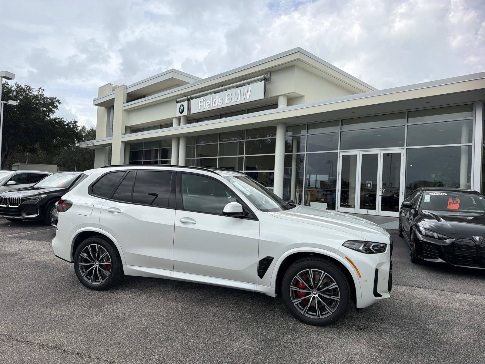 New 2026 BMW X5 sDrive40i w/ M Sport Package RWD image 1