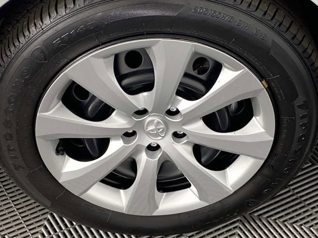 Used 2024 Toyota Corolla LE image 12