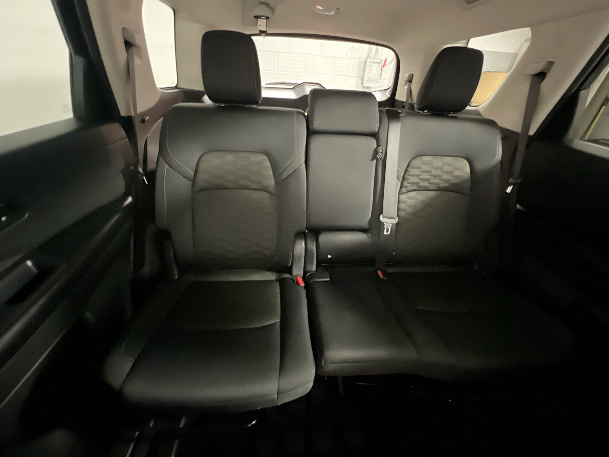 Used 2024 Nissan Pathfinder SV AWD/4WD image 33
