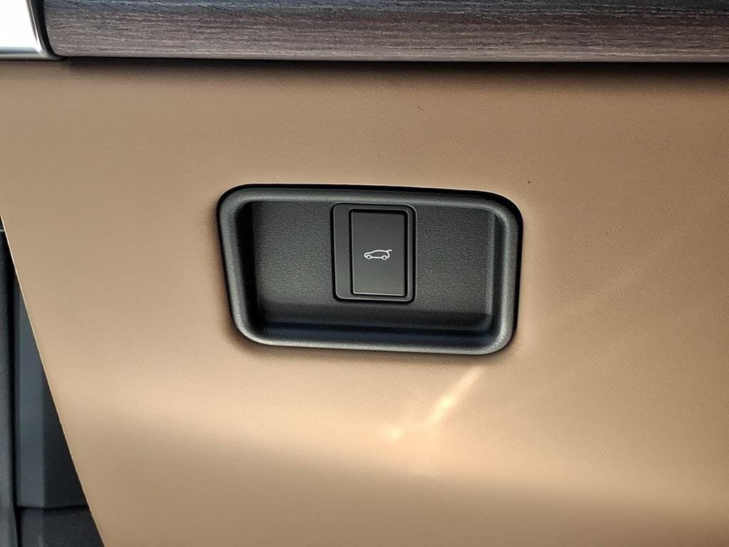 New 2026 Land Rover Range Rover SE AWD/4WD image 16