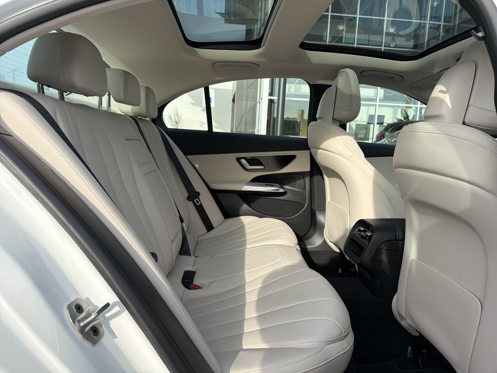 New 2026 Mercedes-Benz E 350 4MATIC Sedan image 16