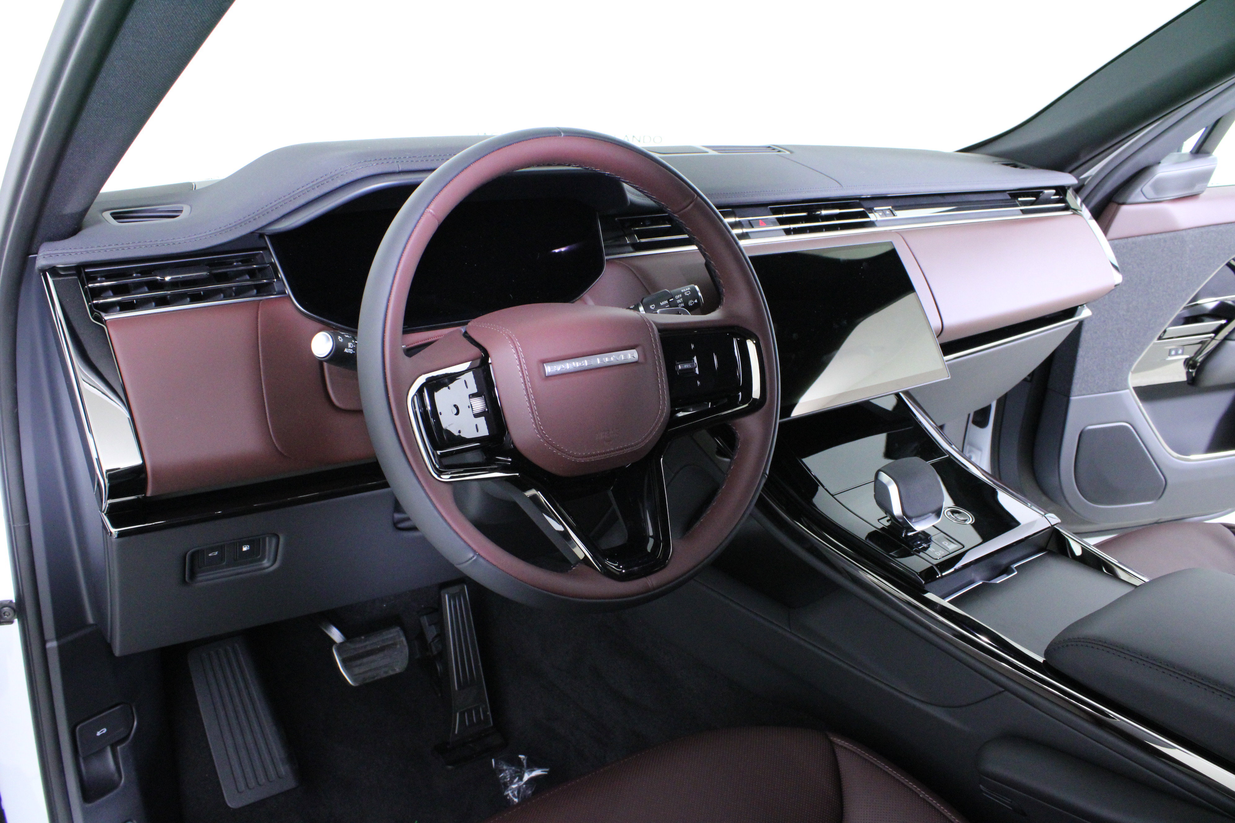 New 2025 Land Rover Range Rover Sport Dynamic SE AWD/4WD image 16