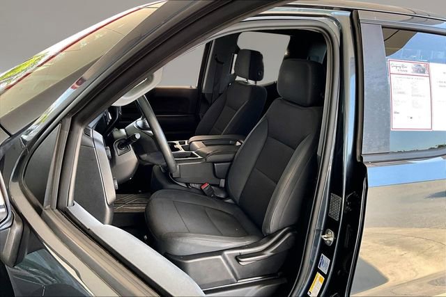 Used 2019 Chevrolet Silverado 1500 Custom Trail Boss w/ Custom Convenience Package AWD/4WD image 17