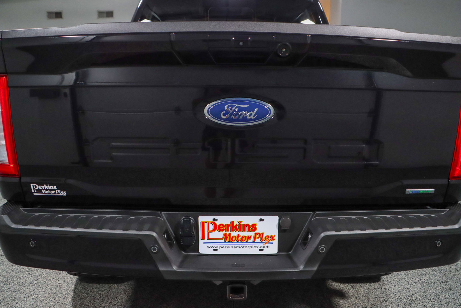 Used 2023 Ford F150 Lariat w/ Equipment Group 502A High image 9