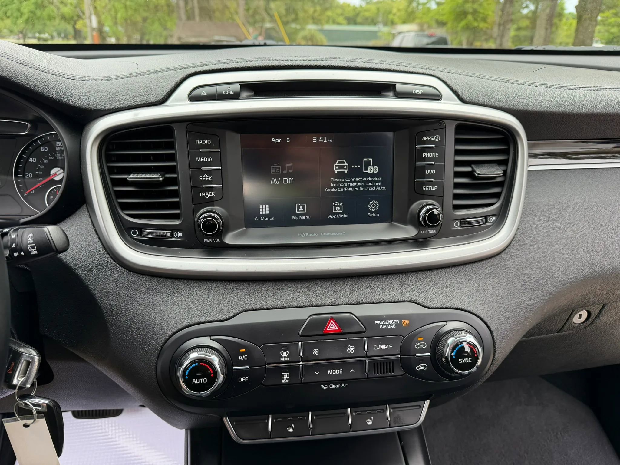 Used 2017 Kia Sorento LX w/ LX Convenience Package image 18