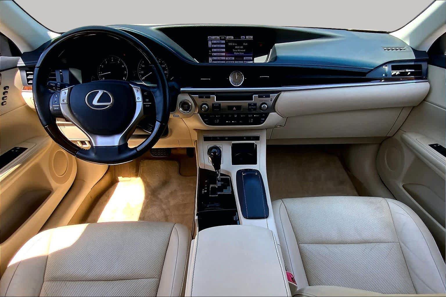 Used 2014 Lexus ES 350 w/ Luxury Package FWD image 16