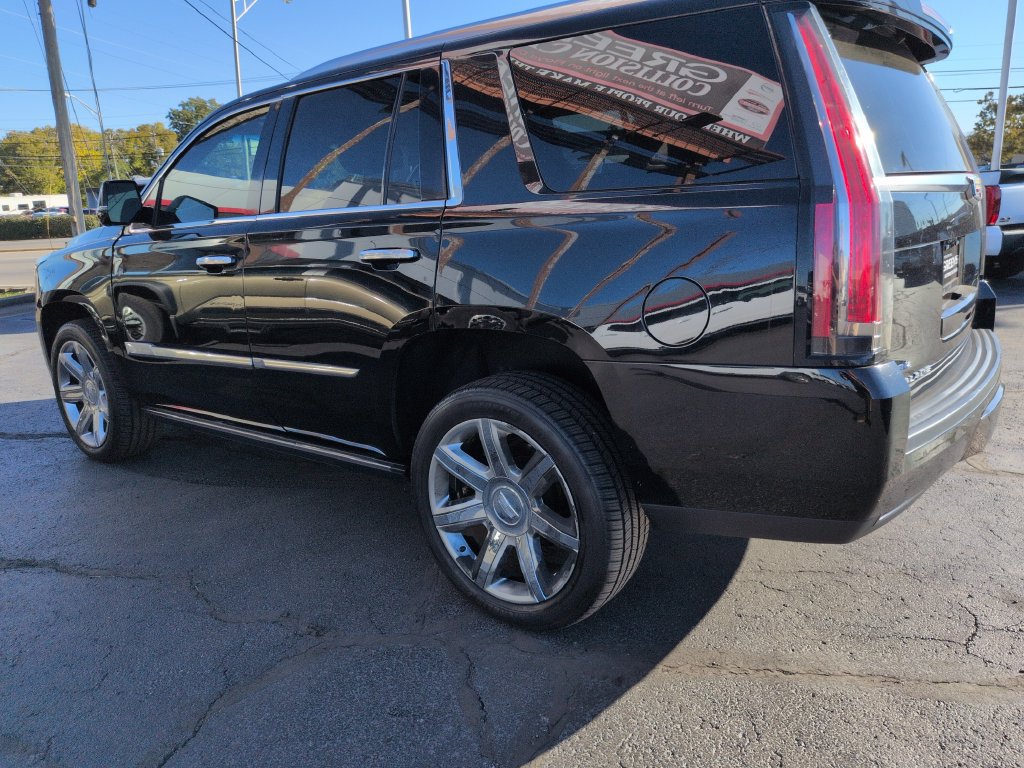 Used 2016 Cadillac Escalade Premium AWD/4WD image 4