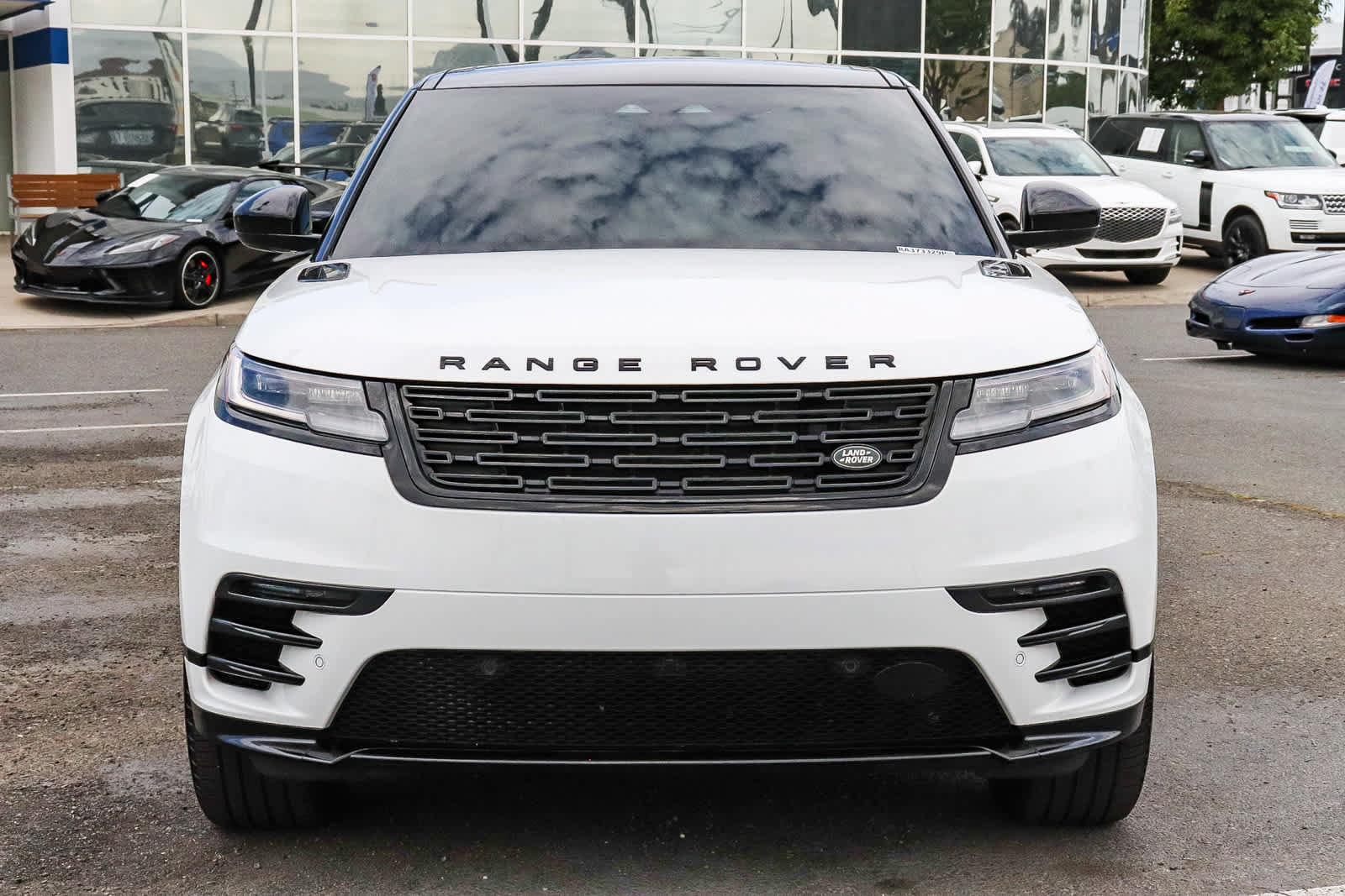 Used 2024 Land Rover Range Rover Velar Dynamic SE AWD/4WD image 2