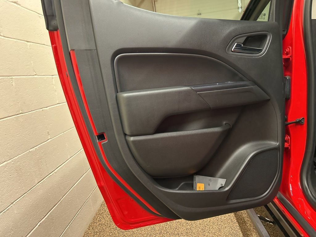Used 2020 Chevrolet Colorado LT AWD/4WD image 14