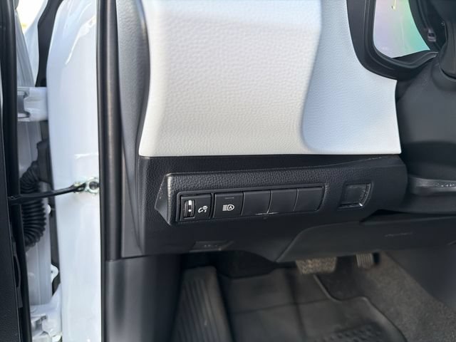 Certified 2026 Toyota Corolla SE FWD image 11