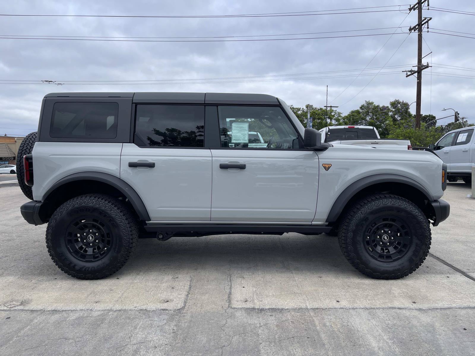 New 2026 Ford Bronco Badlands AWD/4WD image 2
