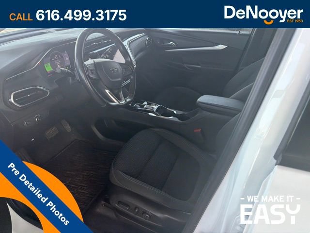 Used 2022 Chevrolet Bolt EUV LT w/ Comfort Package FWD image 9