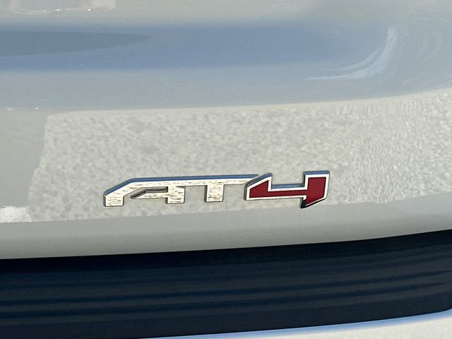 Used 2025 GMC Yukon AT4 AWD/4WD image 13