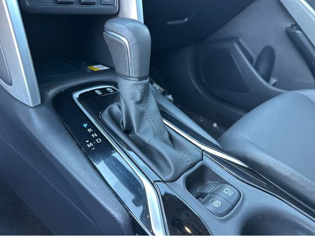 Used 2022 Toyota Corolla Cross XLE w/ Convenience Package image 30