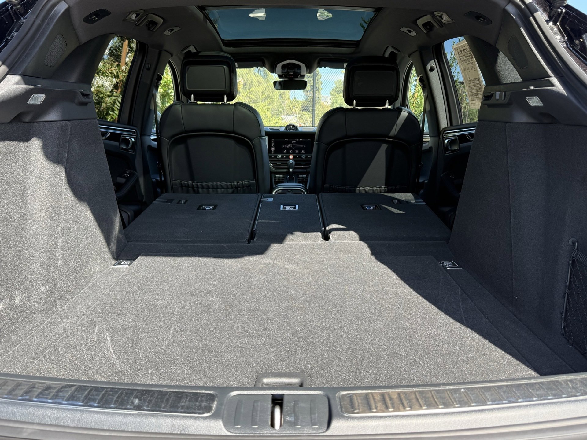 Used 2025 Porsche Macan image 35
