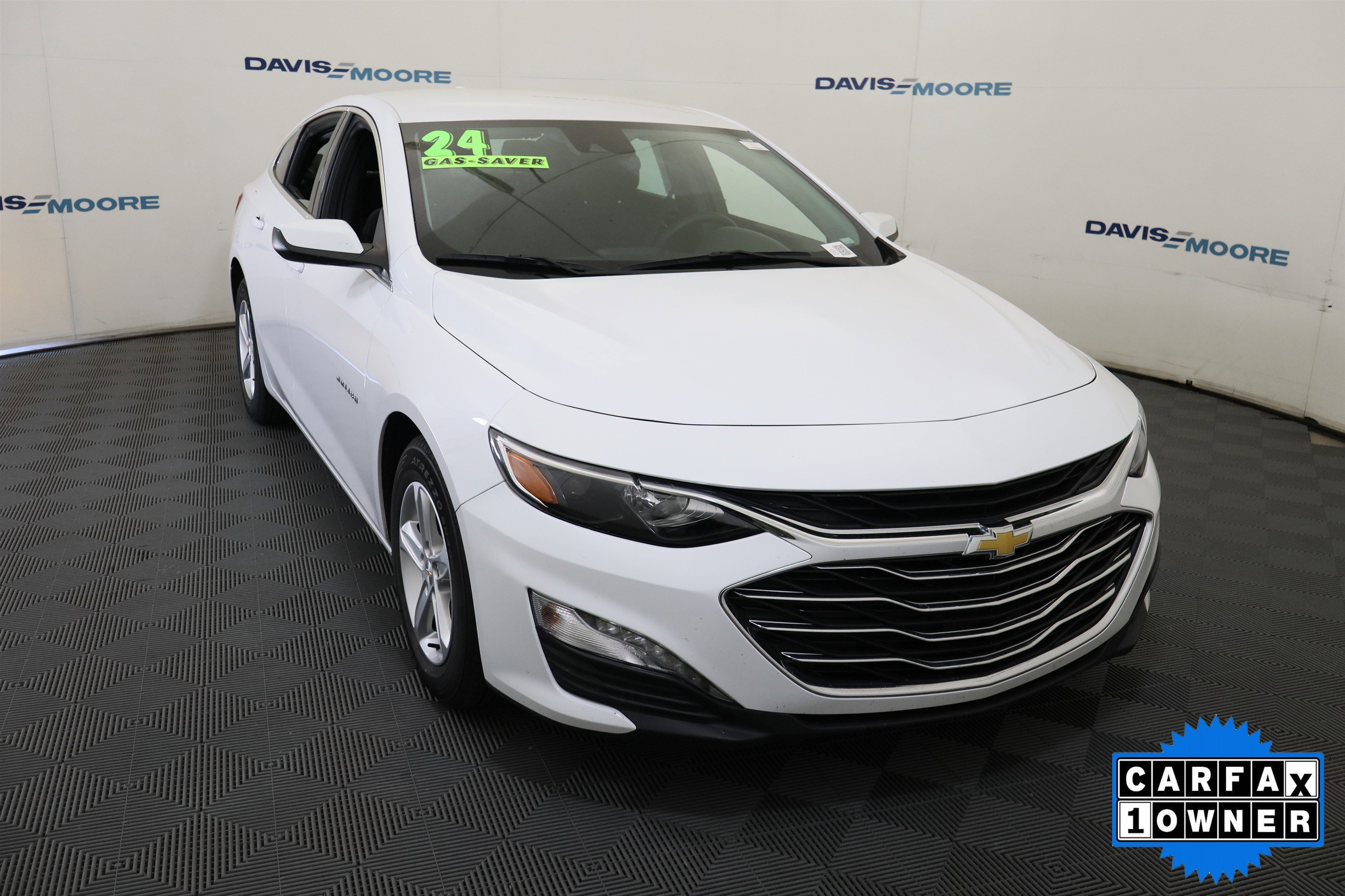Used 2024 Chevrolet Malibu LT image 3