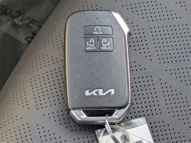 Used 2022 Kia Carnival LX image 26