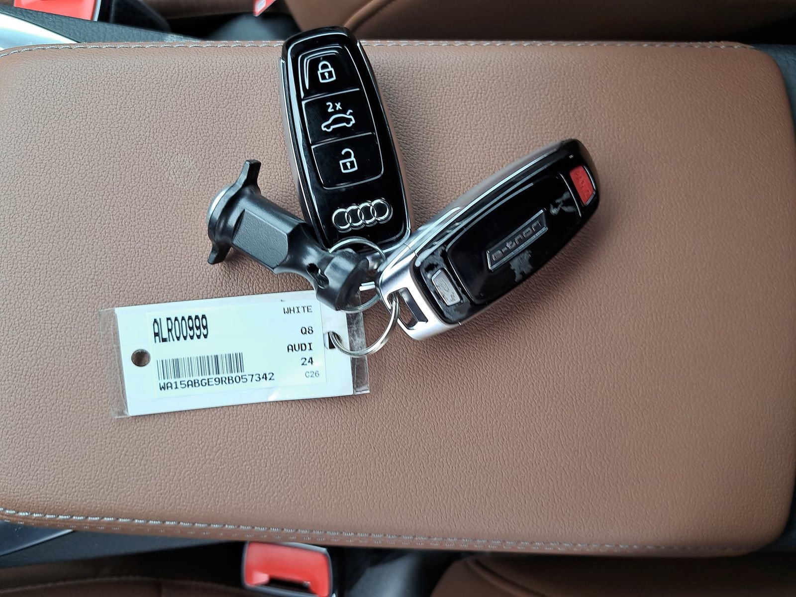 Used 2024 Audi Q8 e-tron Premium Plus w/ Premium Plus Package image 10