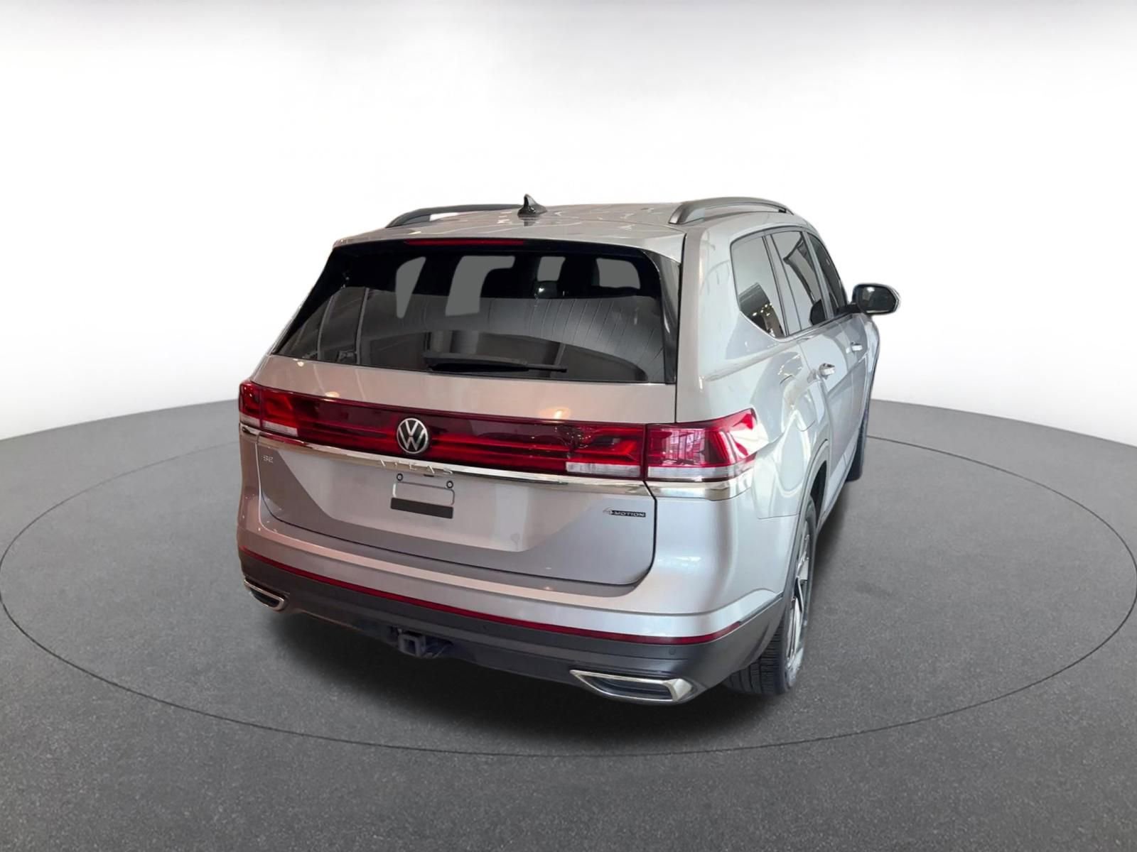 Used 2025 Volkswagen Atlas SE image 15