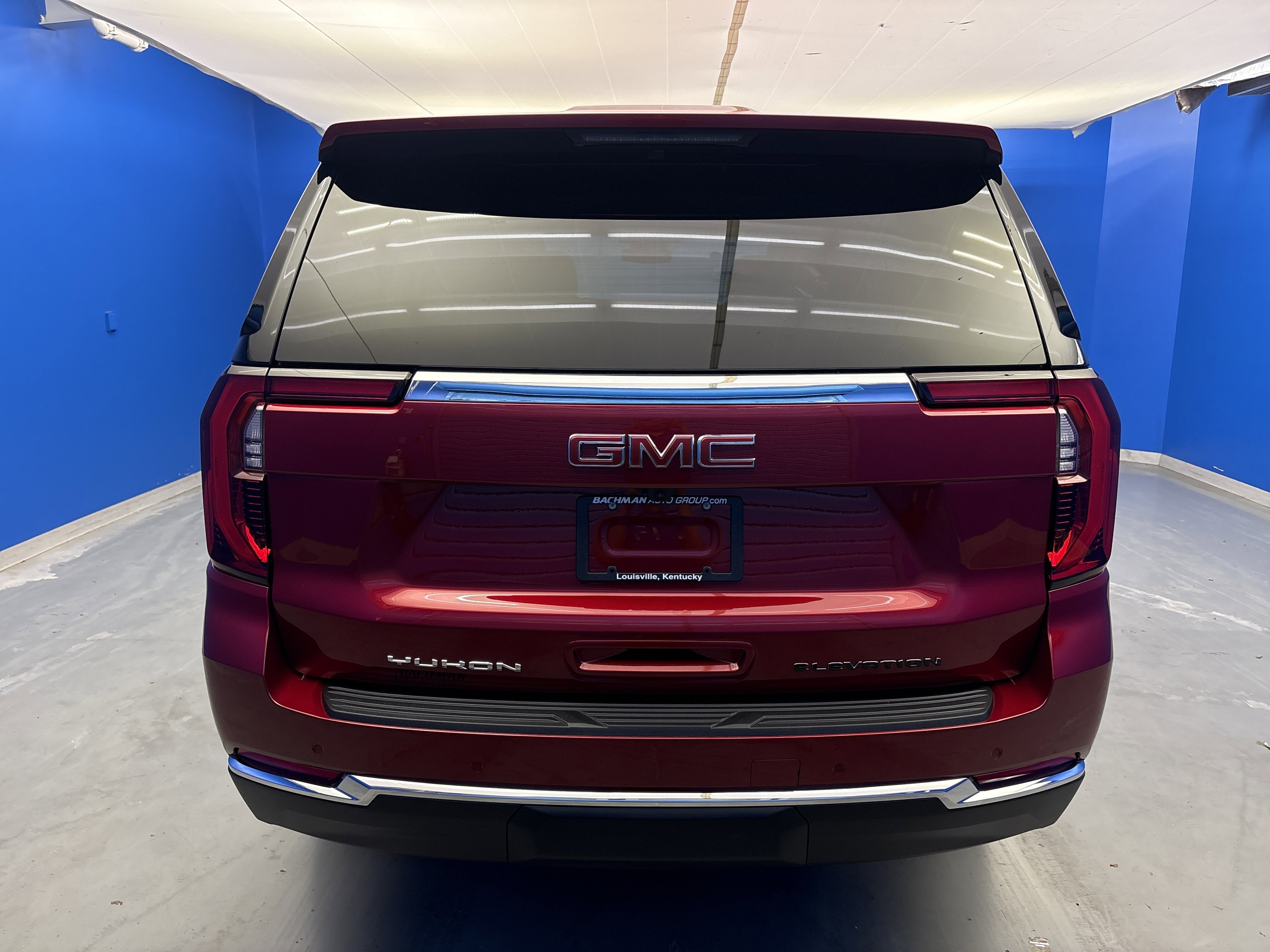 Used 2025 GMC Yukon Elevation AWD/4WD image 6