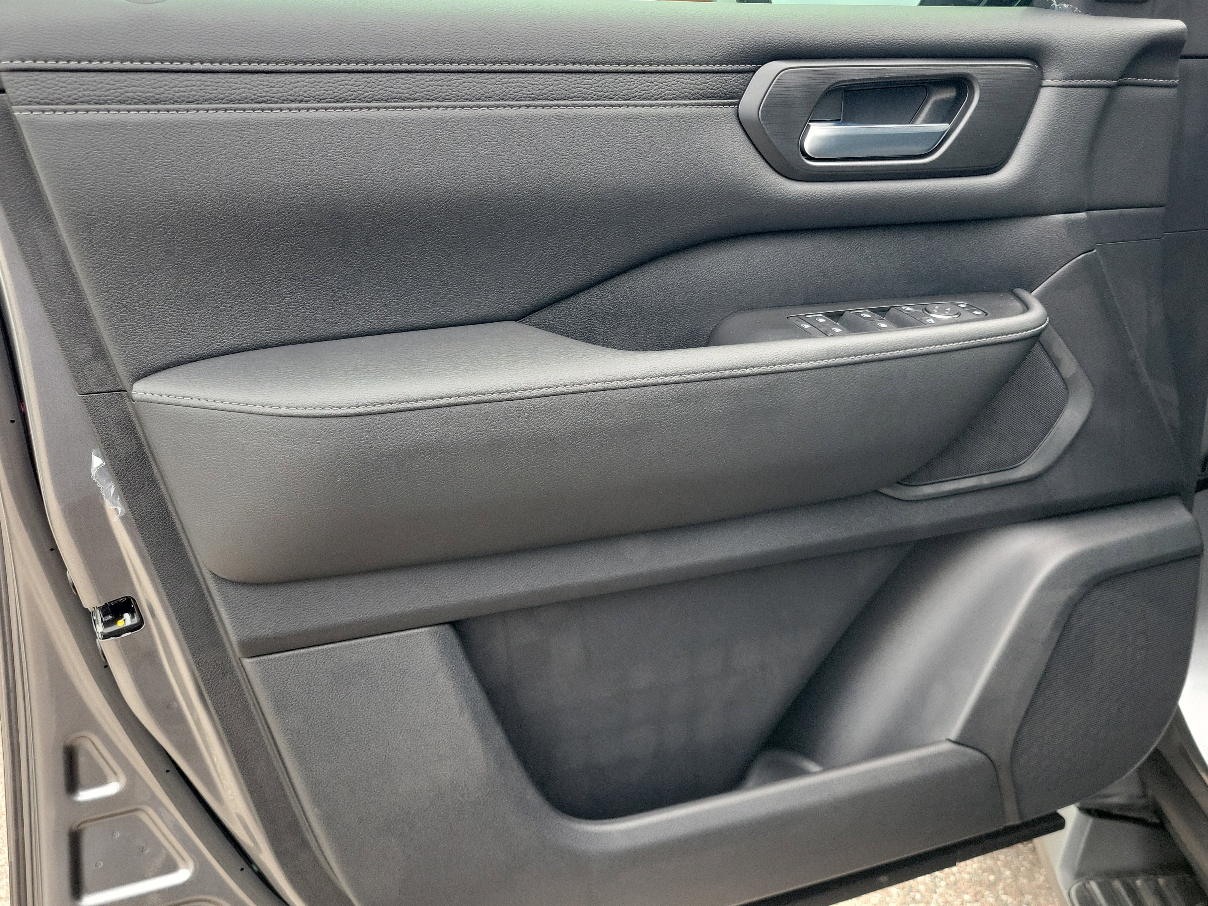 New 2026 Nissan Armada SV image 18