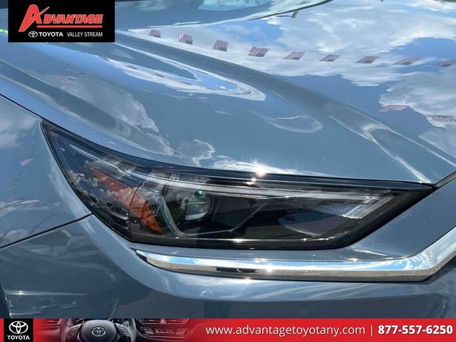 Used 2024 Toyota Grand Highlander AWD image 12