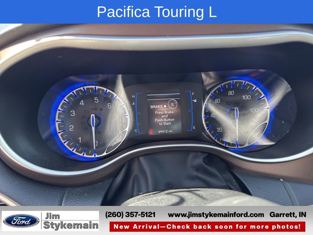 Used 2017 Chrysler Pacifica Touring-L FWD image 10
