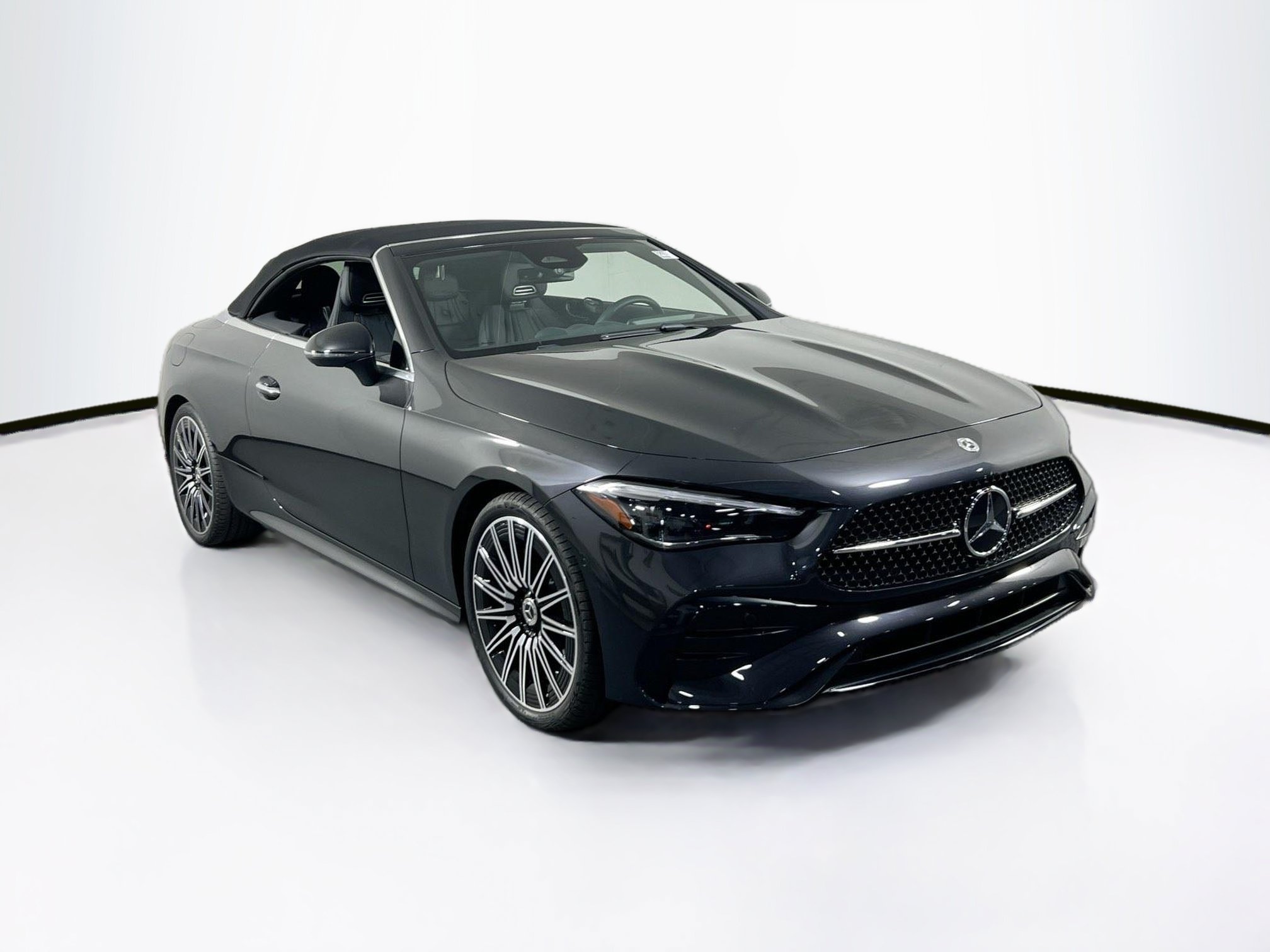 Used 2025 Mercedes-Benz CLE 300 4MATIC Cabriolet w/ Night Package image 3