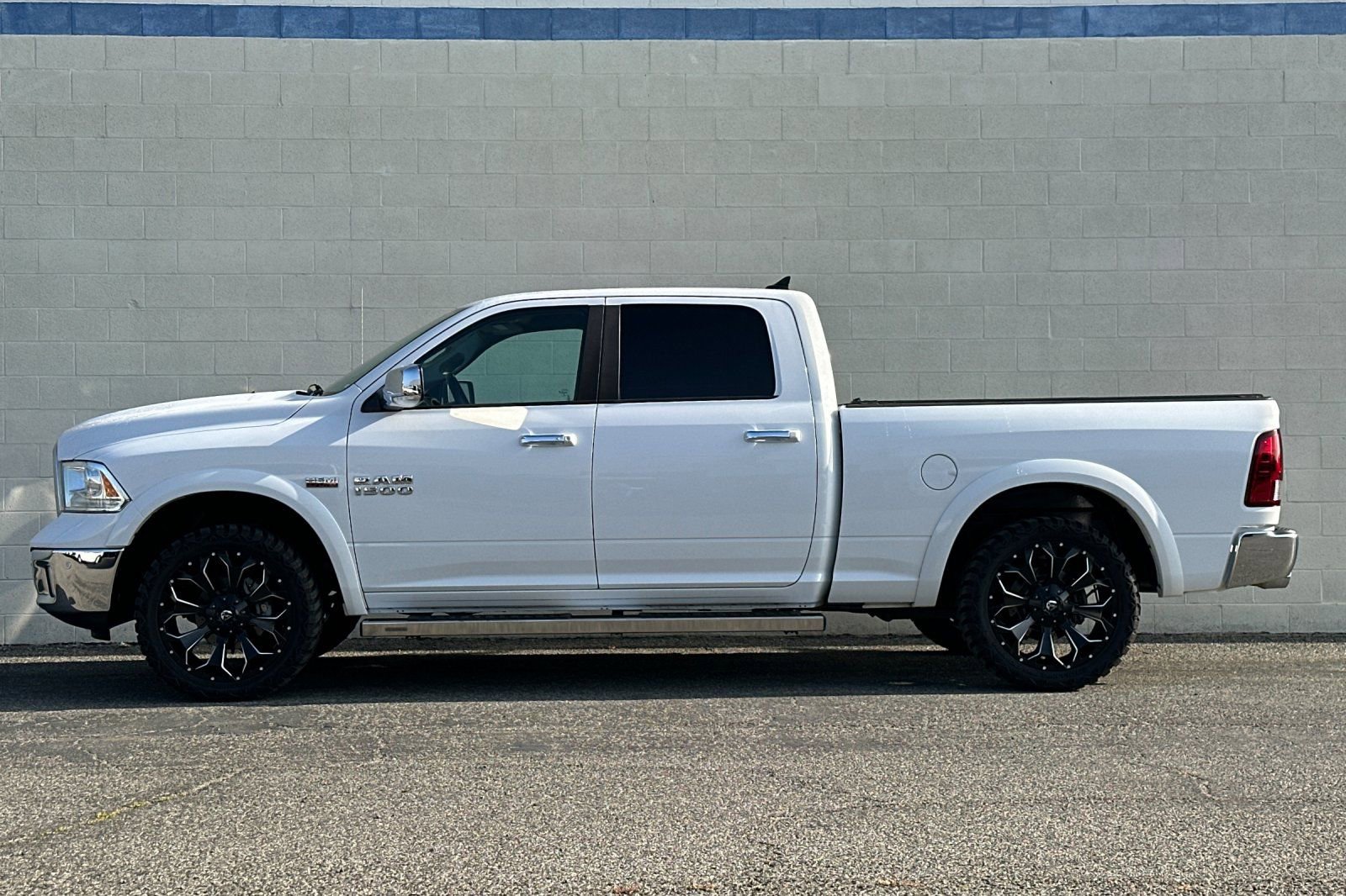 Used 2015 RAM 1500 Laramie w/ Convenience Group RWD image 7