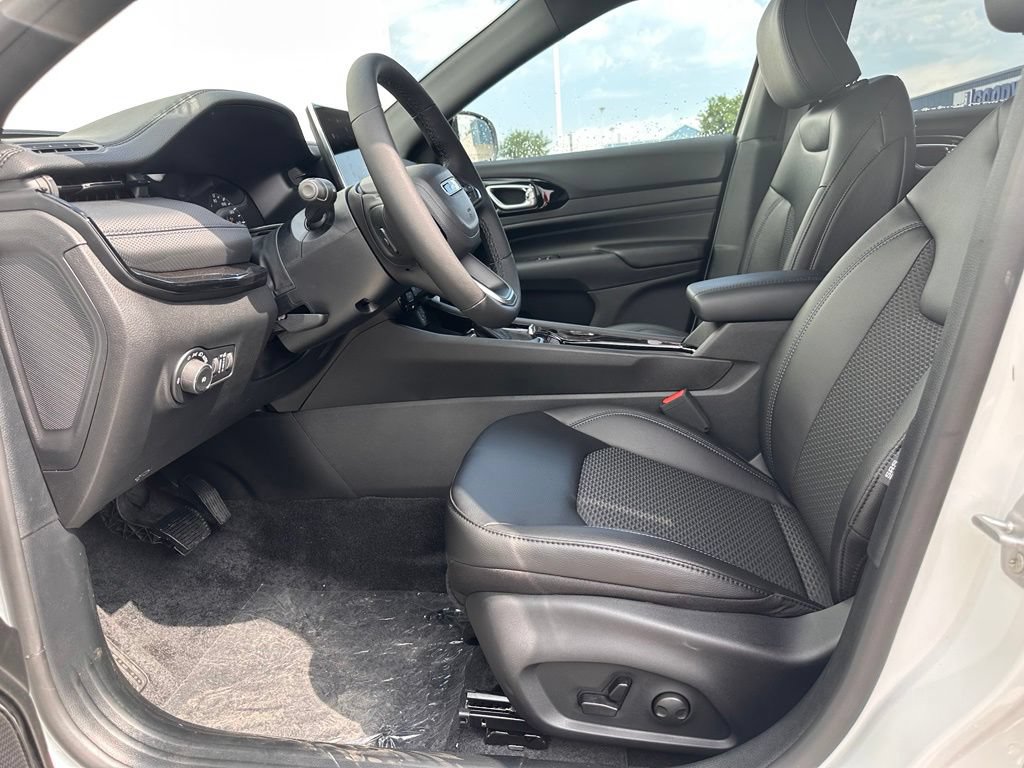 New 2026 Jeep Compass Latitude AWD/4WD image 14