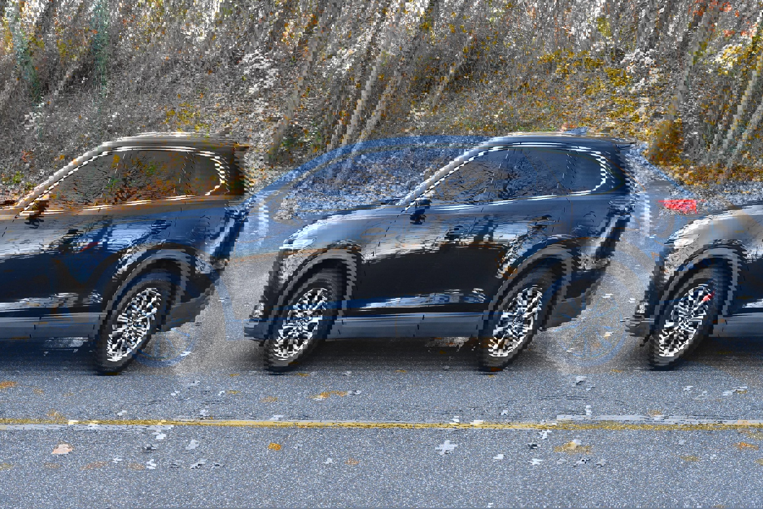 Used 2018 MAZDA CX-9 Touring w/ Touring Premium Package image 4