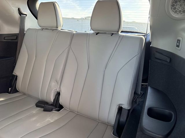 Used 2023 Acura MDX SH-AWD w/ Advance Package image 26