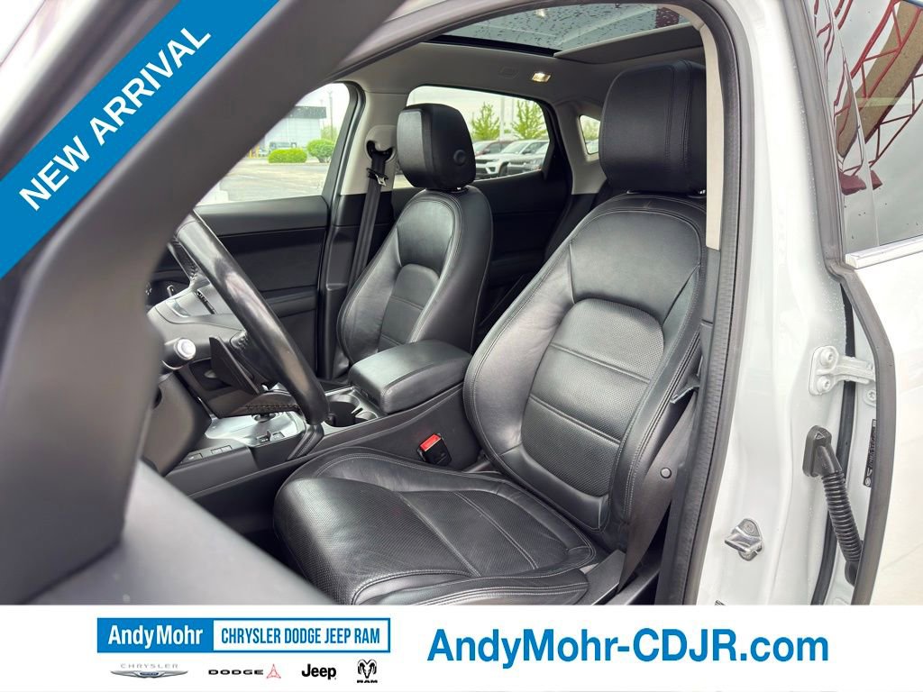 Used 2020 Jaguar E-PACE SE AWD/4WD image 13