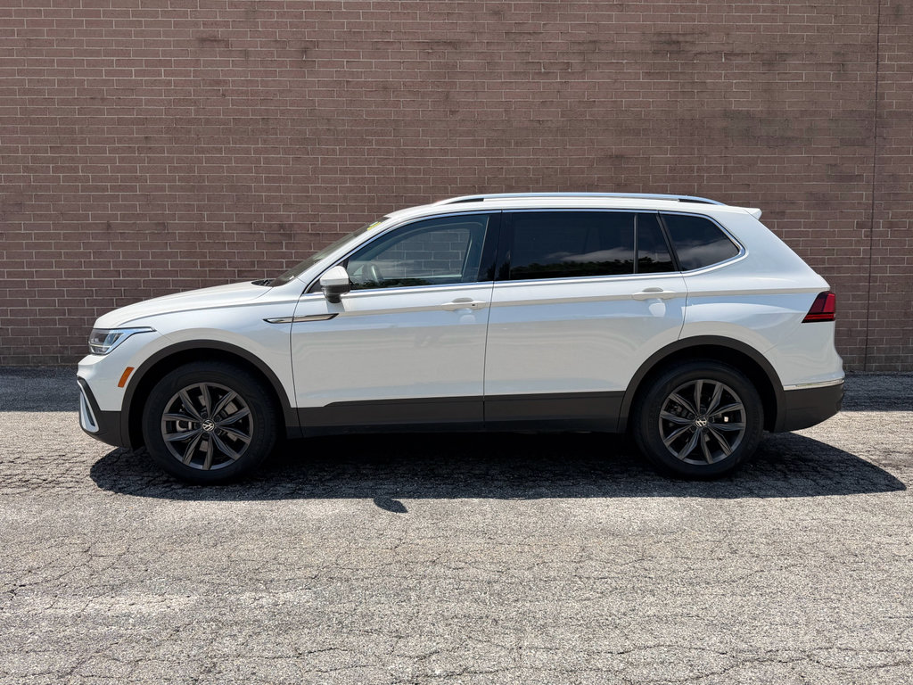 Used 2023 Volkswagen Tiguan SE FWD image 2