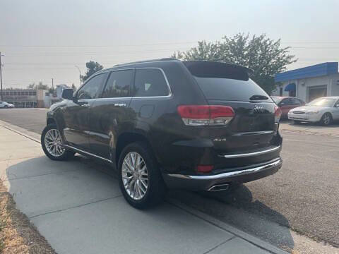 Used 2017 Jeep Grand Cherokee Summit w/ Skid Plate Group image 9