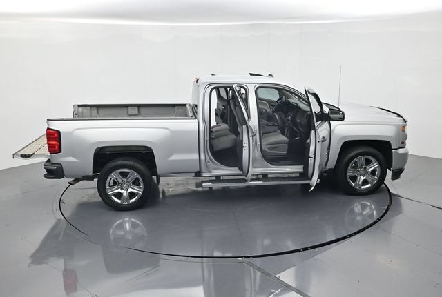 Used 2018 Chevrolet Silverado 1500 Custom w/ Custom Value Package RWD image 45