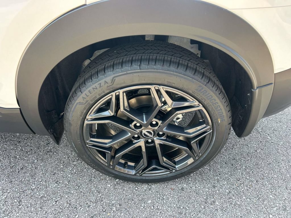 New 2026 Nissan Kicks SR FWD image 11