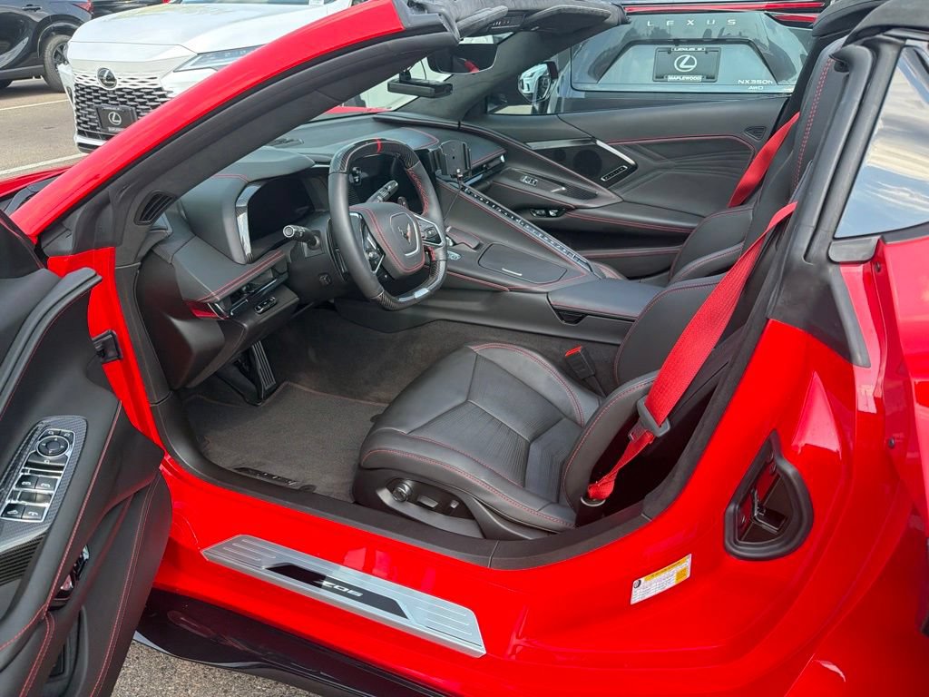 Used 2025 Chevrolet Corvette Z06 w/ Stealth Interior Trim Package RWD image 18