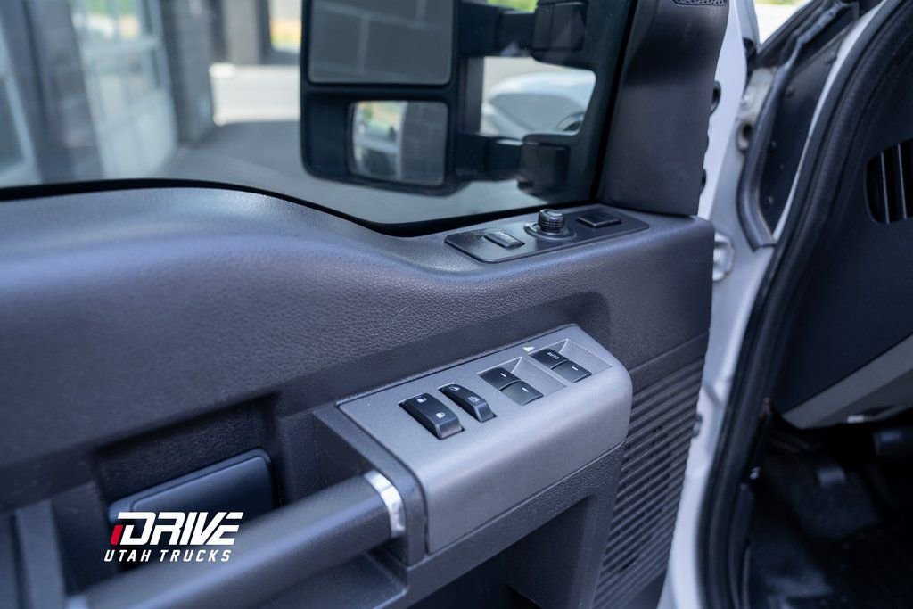 Used 2012 Ford F350 Lariat w/ Lariat Interior Pkg image 34