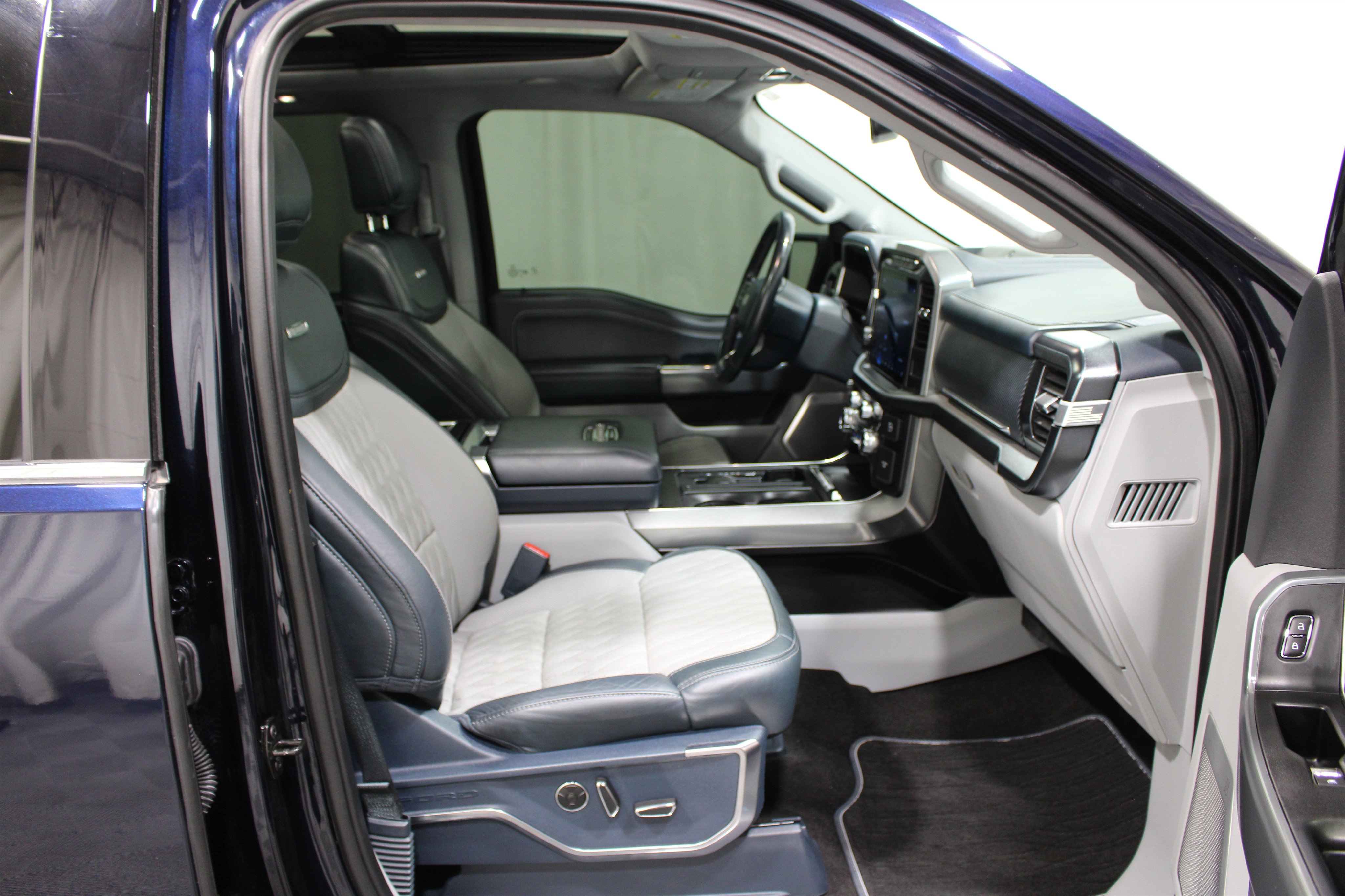 Used 2022 Ford F150 Limited AWD/4WD image 27