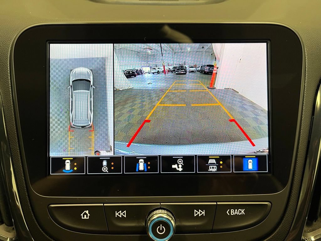 Used 2023 Chevrolet Equinox RS w/ RS Leather Package AWD/4WD image 8
