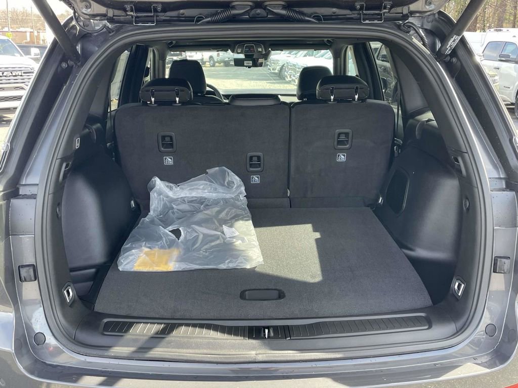 New 2026 Jeep Grand Cherokee Limited w/ Luxury Tech Group II image 39