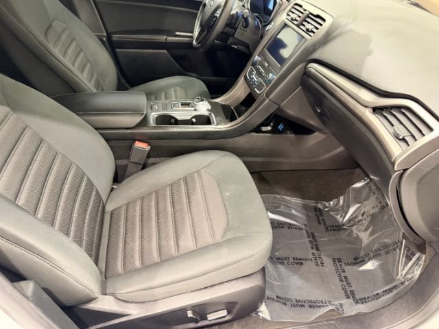 Used 2019 Ford Fusion SE FWD image 36