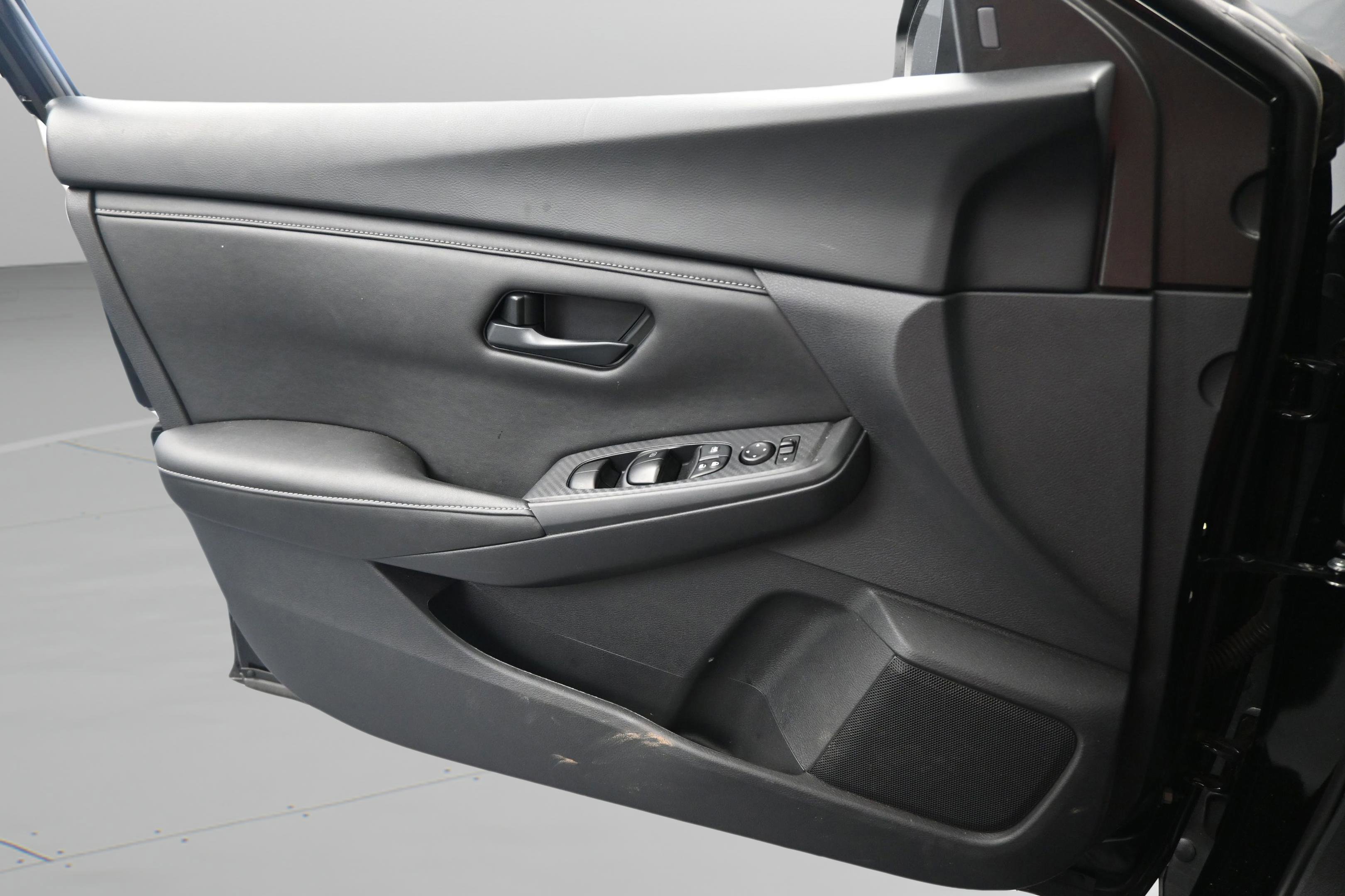 Used 2025 Nissan Sentra S FWD image 34