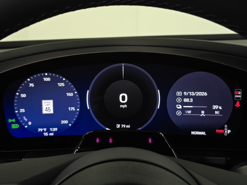 New 2026 Porsche Macan Electric RWD image 15