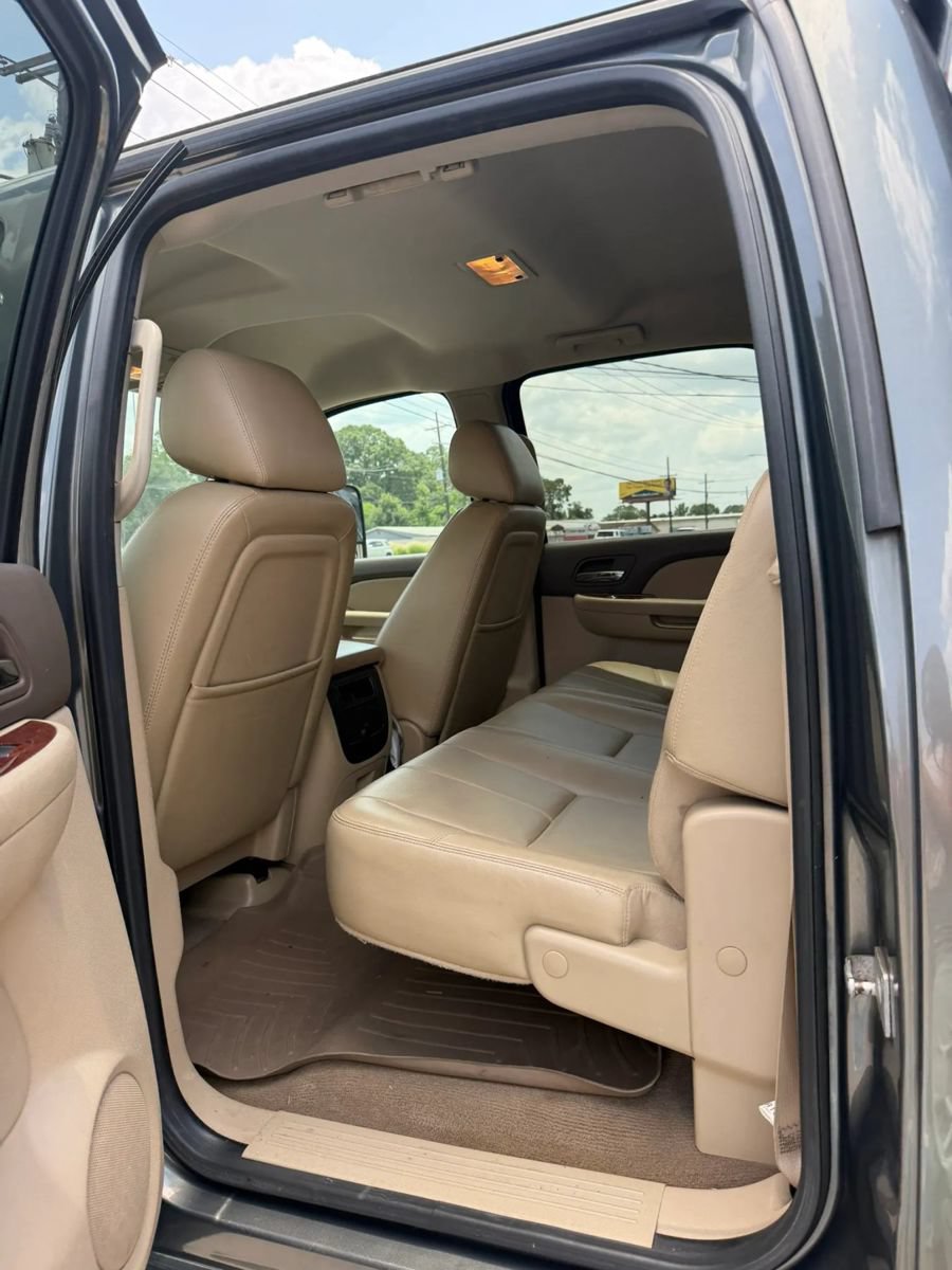 Used 2011 Chevrolet Silverado 3500 LTZ w/ LTZ Plus Package AWD/4WD image 8
