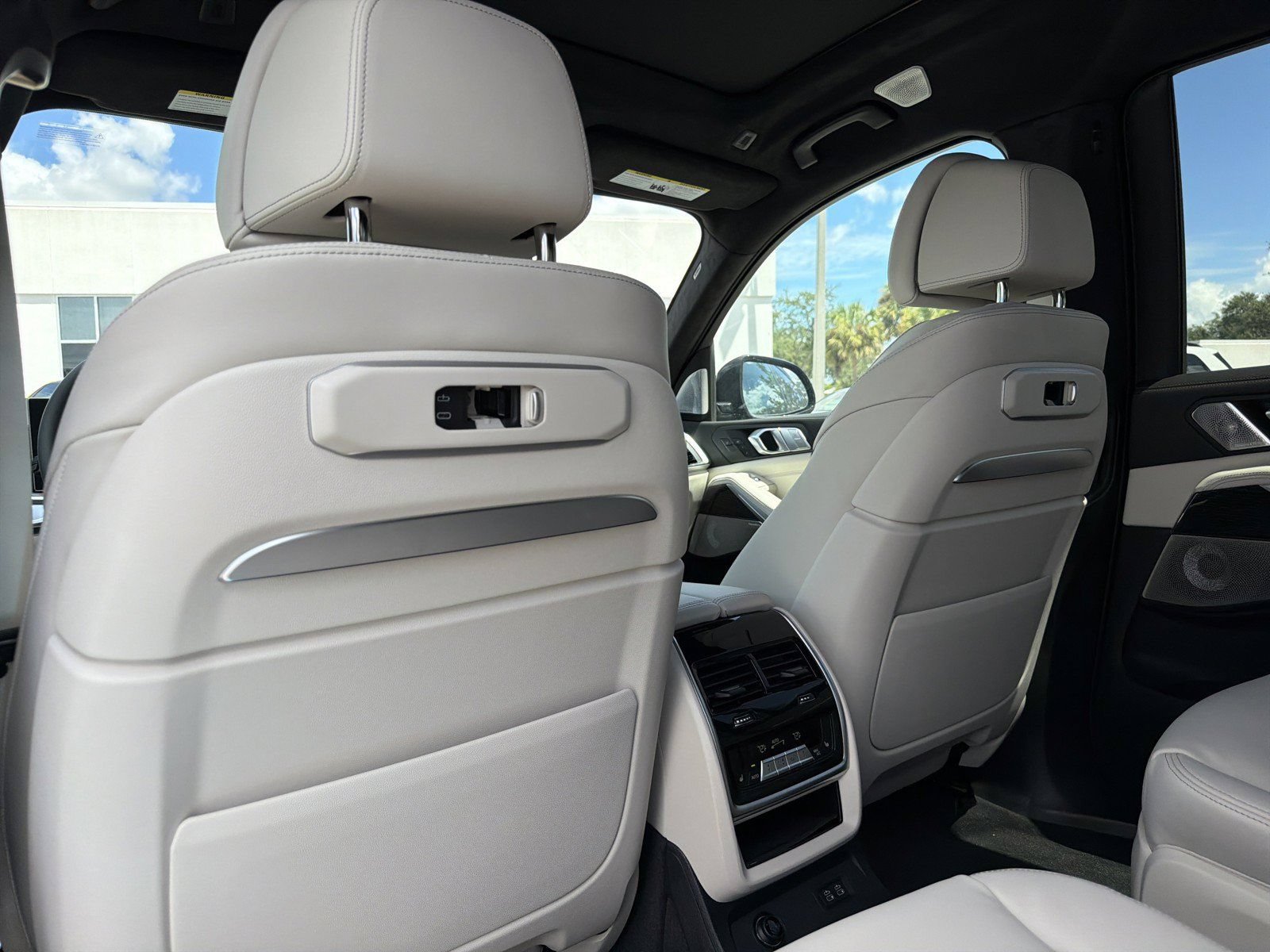 New 2027 BMW X7 xDrive40i w/ Executive Package AWD/4WD image 21